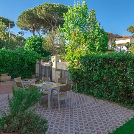 Robin, Elegante E Indipendente Citta Giardino فيلة