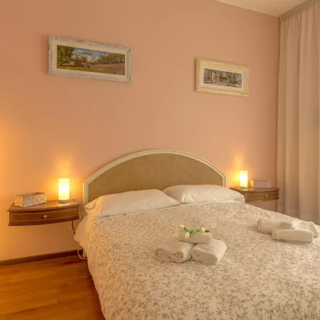 Robin, Elegante E Indipendente Citta Giardino Willa