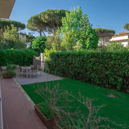 Willa Robin, Elegante E Indipendente Citta Giardino Viareggio