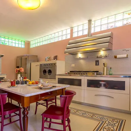 Villa Robin, Elegante E Indipendente Citta Giardino