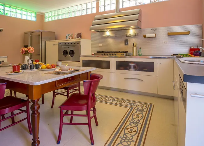 Robin, Elegante E Indipendente Citta Giardino Villa Viareggio