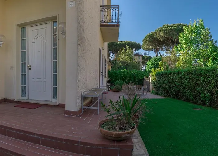 Villa Robin, Elegante E Indipendente Citta Giardino Viareggio