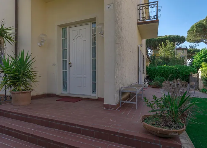 Robin, Elegante E Indipendente Citta Giardino * Виареджо