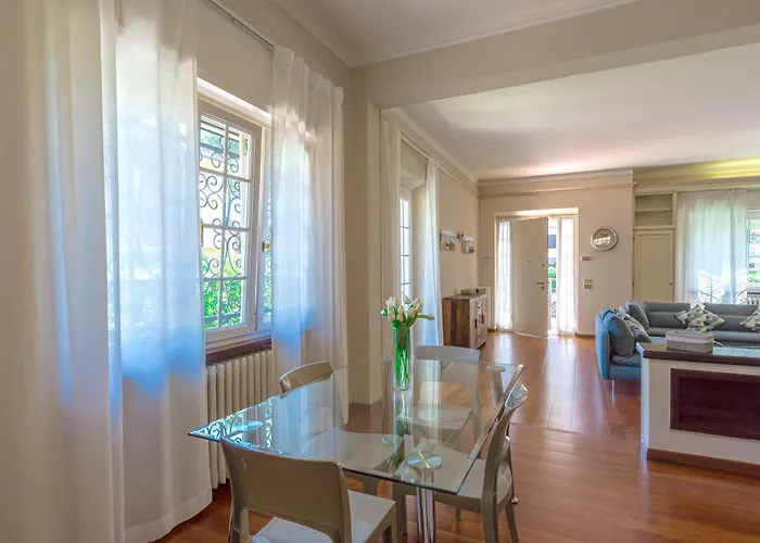 Robin, Elegante E Indipendente Citta Giardino Вилла