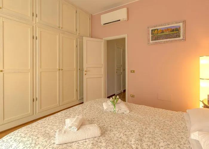 Robin, Elegante E Indipendente Citta Giardino *