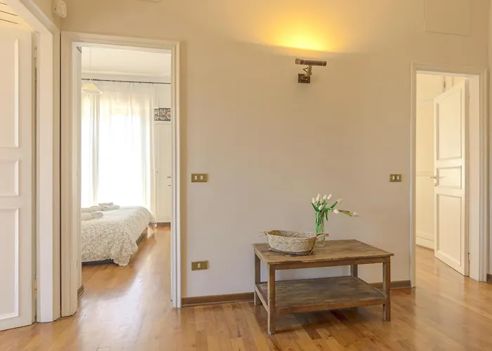 Robin, Elegante E Indipendente Citta Giardino